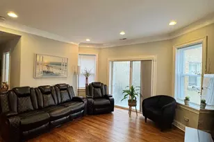 7048 N Damen Ave, Chicago, IL 60645 - Photo 4