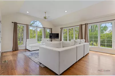 1541 Heritage Court, Lake Forest, IL 60045 - Photo 18