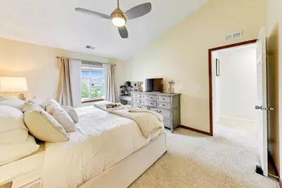 1068 Hidden Lake Drive #1068, Buffalo Grove, IL 60089 - Photo 16