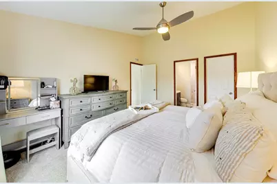 1068 Hidden Lake Drive #1068, Buffalo Grove, IL 60089 - Photo 18