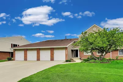 1068 Hidden Lake Drive #1068, Buffalo Grove, IL 60089 - Photo 2