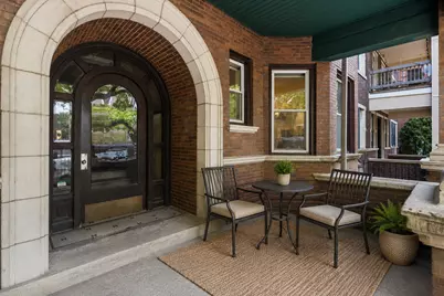 839 W Lakeside Place #1W, Chicago, IL 60640 - Photo 2