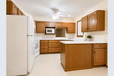2608 38th Street #0, Moline, IL 61265 - Photo 6