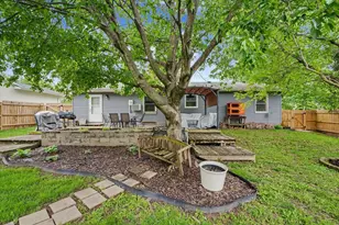 205 N Jefferson St, Mahomet, IL 61853 - Photo 18