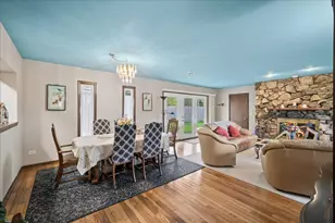 1112 Whitfield Rd, Northbrook, IL 60062 - Photo 2