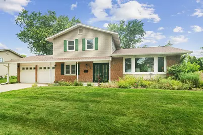 852 E Plate Drive, Palatine, IL 60074 - Photo 1