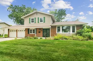 852 E Plate Dr, Palatine, IL 60074 - Photo 1