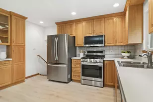 852 E Plate Dr, Palatine, IL 60074 - Photo 10