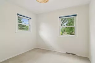 852 E Plate Dr, Palatine, IL 60074 - Photo 20