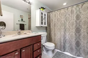 1122 W Catalpa Ave, Chicago, IL 60640 - Photo 16
