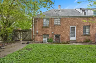 9611 S Oglesby Ave, Chicago, IL 60617 - Photo 2