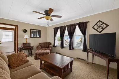 105 Edgewood Avenue, Crystal Lake, IL 60014 - Photo 6