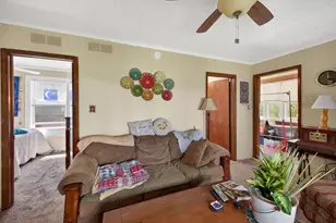 105 Edgewood Ave, Crystal Lake, IL 60014 - Photo 22