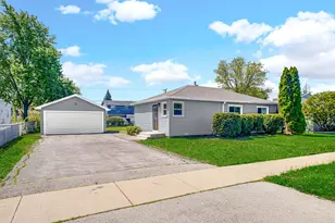 6409 W 85th Pl, Burbank, IL 60459 - Photo 2