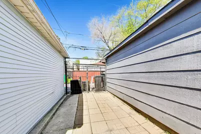 1326 N Lawndale Avenue, Chicago, IL 60651 - Photo 30