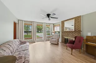 341 W Exchange St, Crete, IL 60417 - Photo 4
