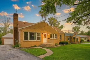 341 W Exchange St, Crete, IL 60417 - Photo 1