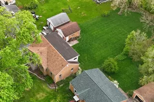 341 W Exchange St, Crete, IL 60417 - Photo 2