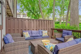 67 White Oak Cir, Saint Charles, IL 60174 - Photo 20