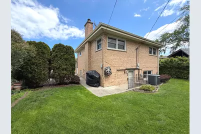 7150 N Crawford Avenue, Lincolnwood, IL 60712 - Photo 12