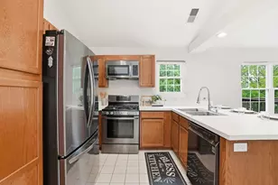 1427 Shawford Way, Elgin, IL 60120 - Photo 10