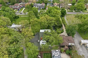 10628 S Longwood Dr, Chicago, IL 60643 - Photo 32