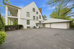 10628 S Longwood Dr, Chicago, IL 60643 - Photo 2