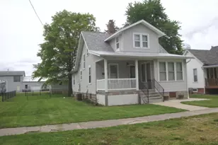 221 W Garfield Ave, Cissna Park, IL 60924 - Photo 2