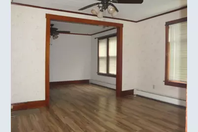 221 W Garfield Avenue, Cissna Park, IL 60924 - Photo 4