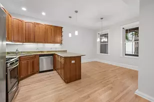 1521 W Sunnyside Ave, Chicago, IL 60640 - Photo 14