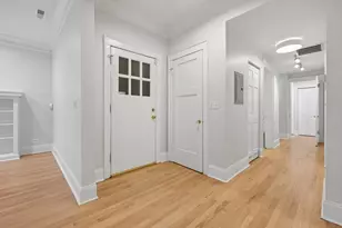 1521 W Sunnyside Ave, Chicago, IL 60640 - Photo 2