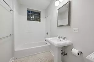 1521 W Sunnyside Ave, Chicago, IL 60640 - Photo 26