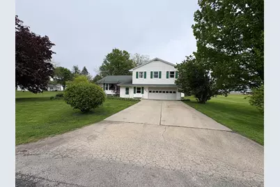 320 S Main Street, Creston, IL 60113 - Photo 1