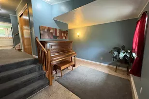 320 S Main St, Creston, IL 60113 - Photo 4