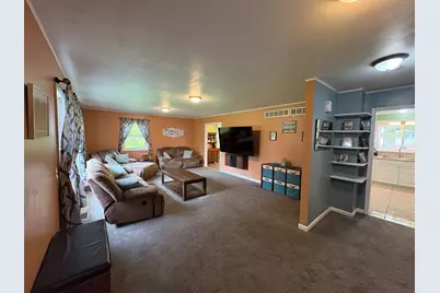 320 S Main Street, Creston, IL 60113 - Photo 8