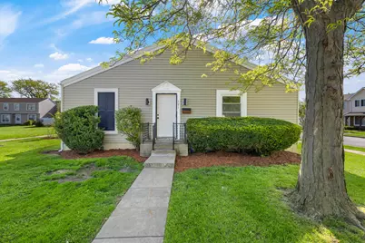 121 Williamsburg Road, Country Club Hills, IL 60478 - Photo 1