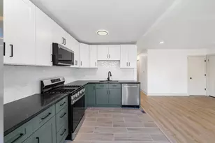 121 Williamsburg Rd, Country Club Hills, IL 60478 - Photo 2