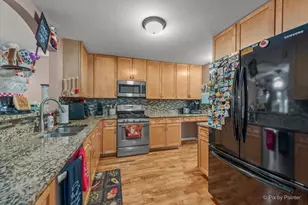 741 Wedgewood Cir, Lake in the Hills, IL 60156 - Photo 8
