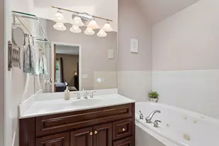 1740 Oxnard Dr, Downers Grove, IL 60516 - Photo 12