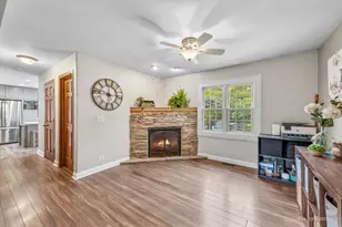 39W030 Poplar Ln, Saint Charles, IL 60175 - Photo 6