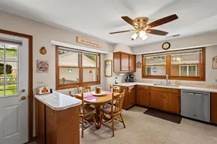 21 N Waterman Ave, Arlington Heights, IL 60004 - Photo 8