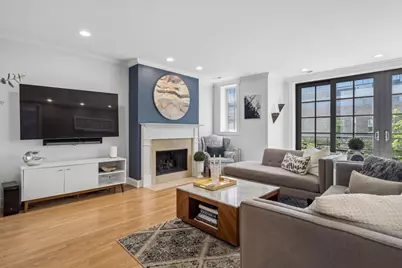920 W Barry Avenue #4, Chicago, IL 60657 - Photo 4