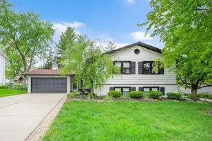 6312 Maxwell Dr, Woodridge, IL 60517 - Photo 1