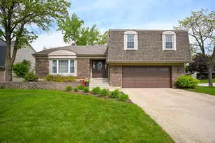2234 Appleby Dr, Wheaton, IL 60189 - Photo 1