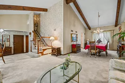 421 E Barclay Court, Elmhurst, IL 60126 - Photo 4