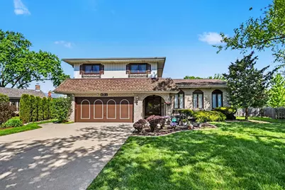 421 E Barclay Court, Elmhurst, IL 60126 - Photo 1