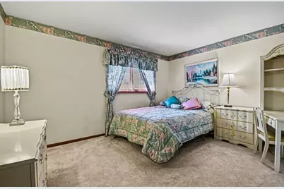 421 E Barclay Court, Elmhurst, IL 60126 - Photo 20