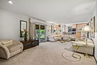 421 E Barclay Court, Elmhurst, IL 60126 - Photo 8