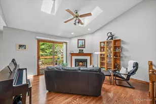 836 Millcreek Cir, Elgin, IL 60123 - Photo 10