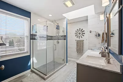 637 N Lyle Avenue, Elgin, IL 60123 - Photo 16